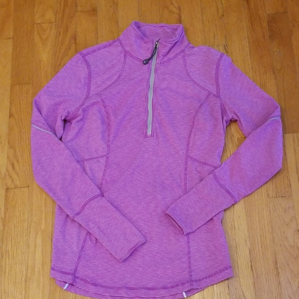 3/4 zip with reflective edges